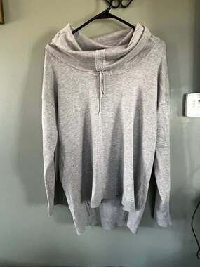 89th & Madison Sweater Women's Medium Grey Cowl Neck Long Sleeve Drawstring